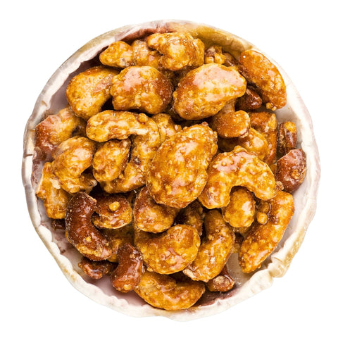 Karamellisierte Cashewkerne in einer Schale